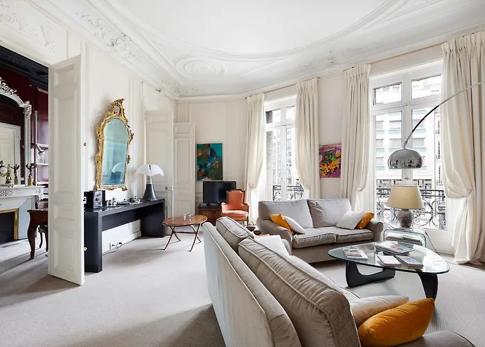 Haussmann 168 Apartment